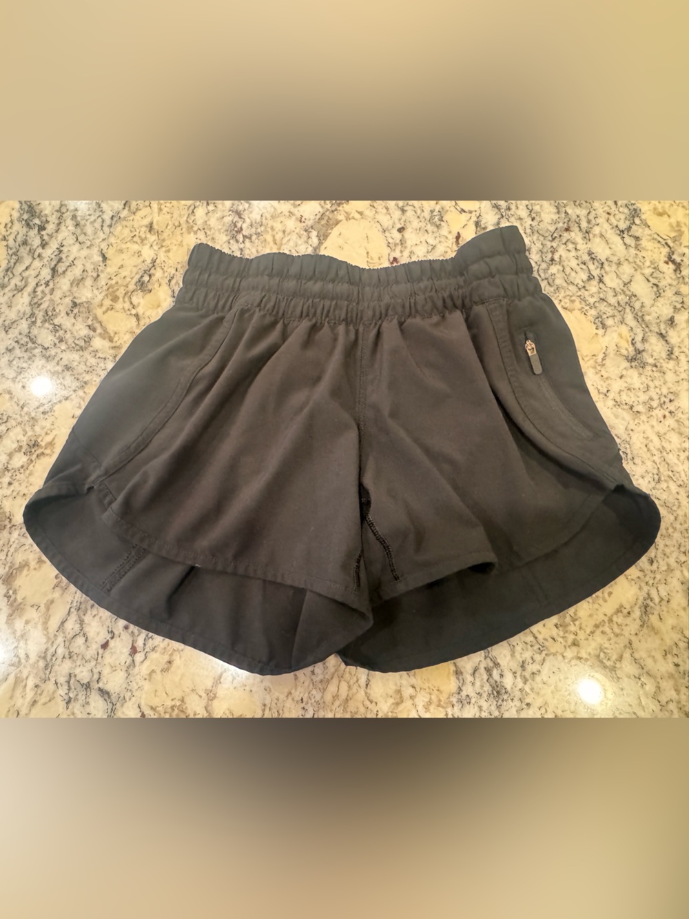 lululemon athletica Black Women's Elastic Waist Running Shorts - size 4